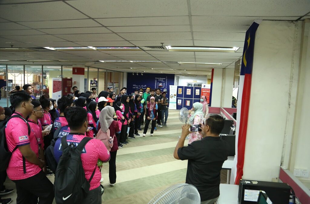 Lawatan pelajar baharu ke Bangunan Perpustakaan Sultanah Zanariah, Perpustakaan UTM JB