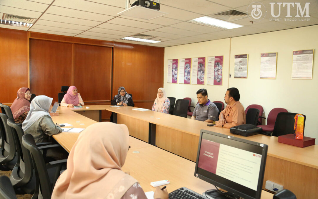 Sesi Perjumpaan Ringkas Ketua Pustakawan UTM Bersama Ketua Bahagian Pustakawan Tun Dr Ismail, UiTM Cawangan Johor