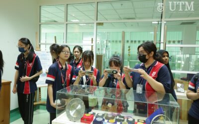 Lawatan Ke Perpustakaan UTM Dari Pelajar Tingkatan Enam SMK Taman Daya